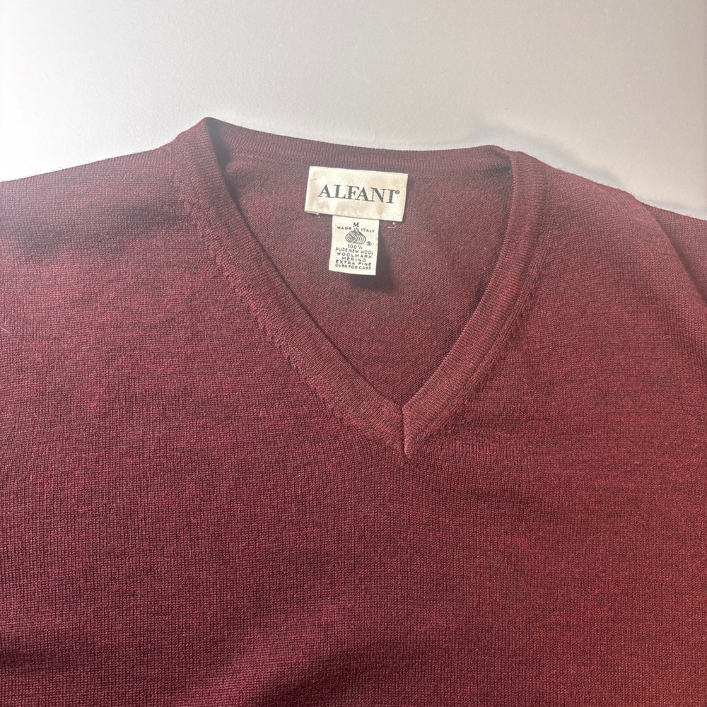 Alfani 100% Wool‎ Mens V Neck Sweater Burgundy Italian Medium Lightweight Knit